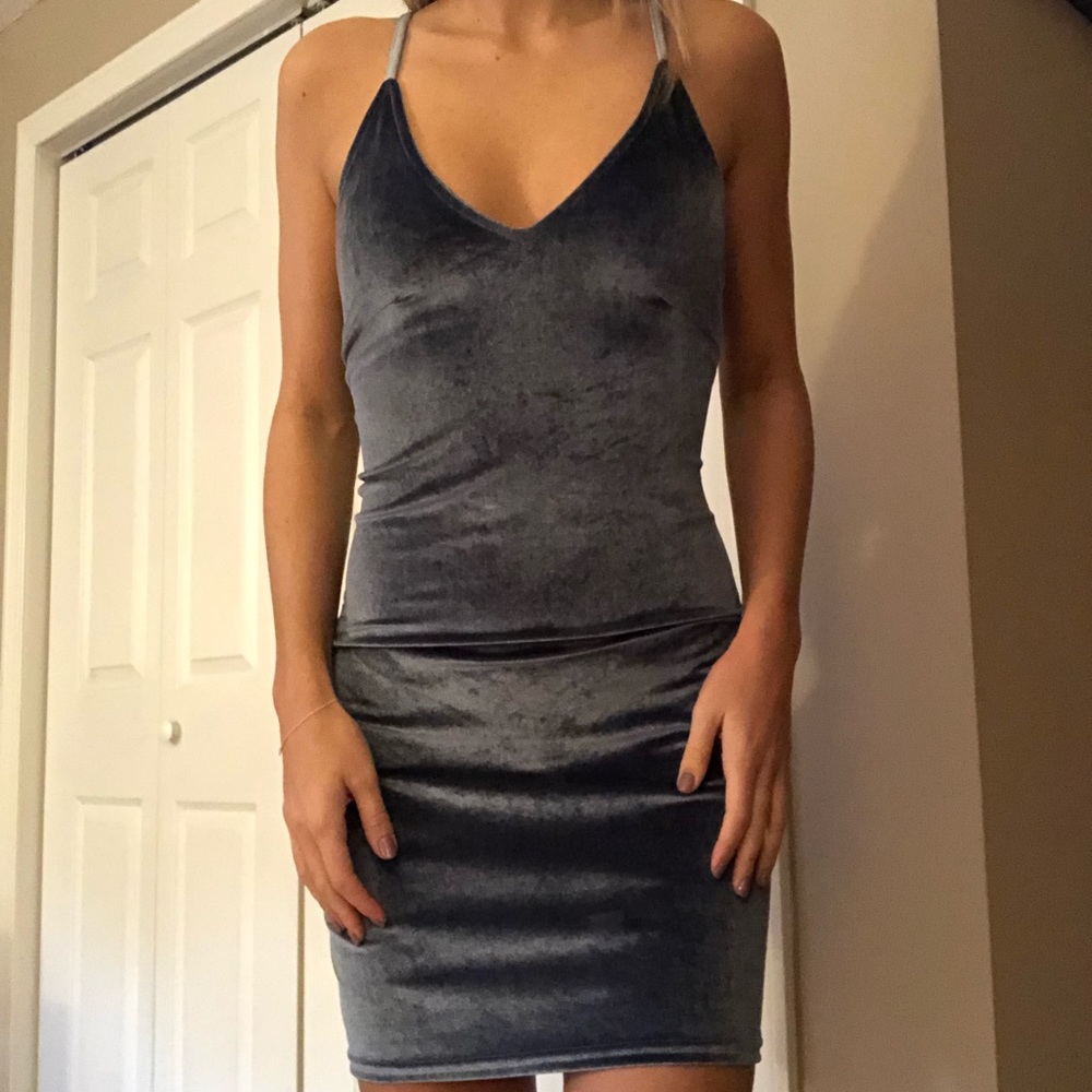 Velvet dress w/ crossed back